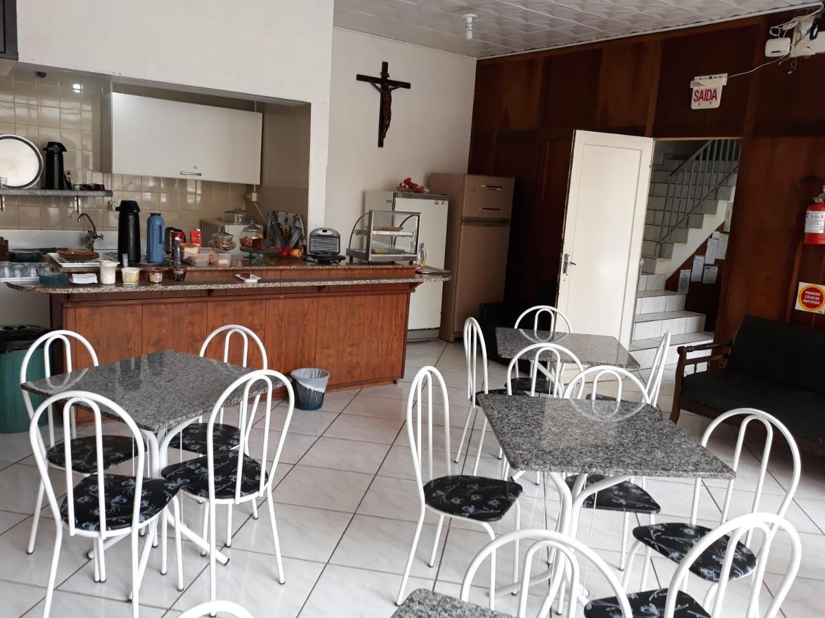 Hotel Pinotti Ltda クリティバノス エクステリア 写真